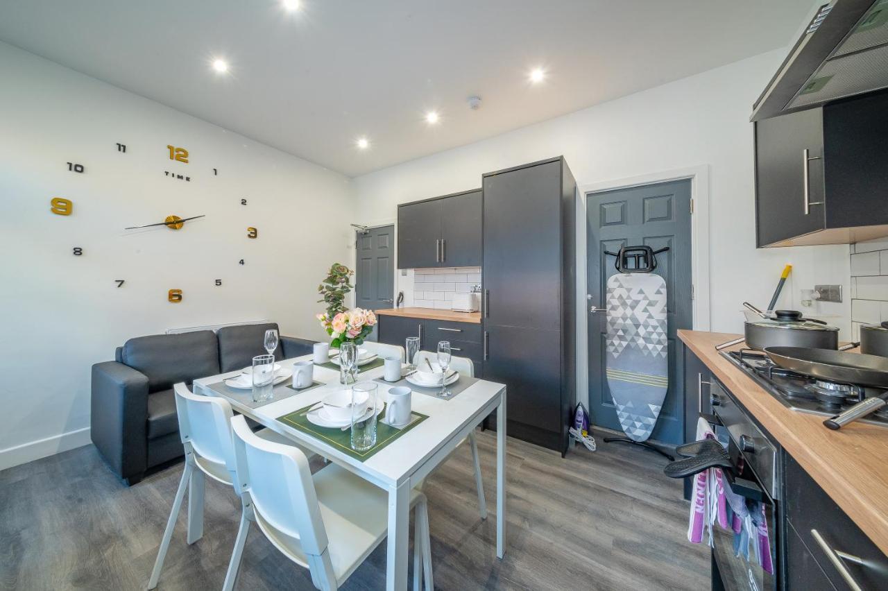 *Rc12S* For Your Most Relaxed & Cosy Stay + Free Parking + Free Fast Wifi * Leeds  Esterno foto