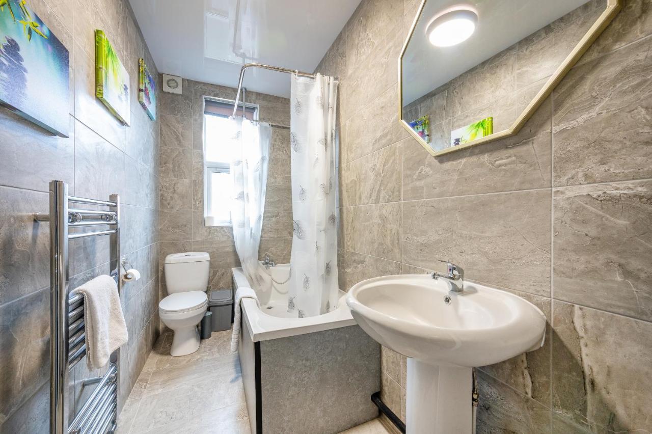 *Rc12S* For Your Most Relaxed & Cosy Stay + Free Parking + Free Fast Wifi * Leeds  Esterno foto